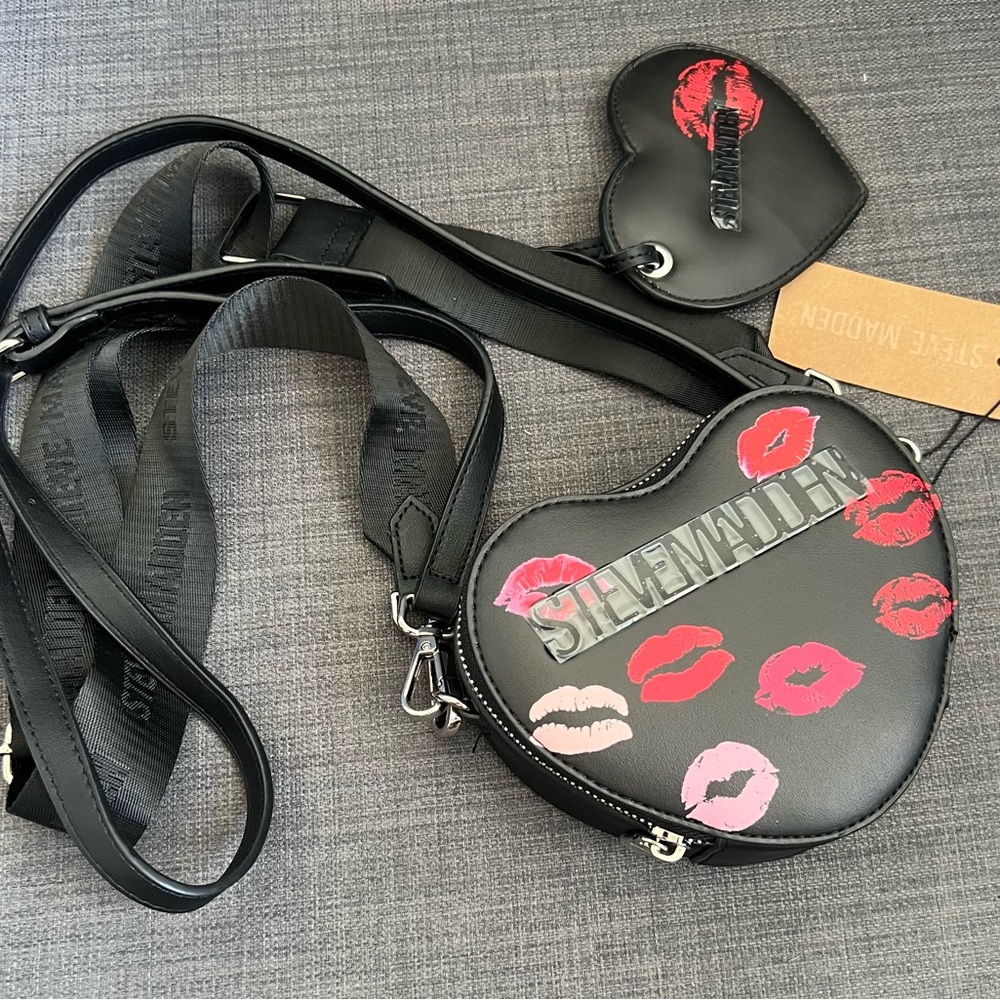 NWT STEVE MADDEN BROSI SMALL HART CROSSBODY SLING 4 PICES BAG
